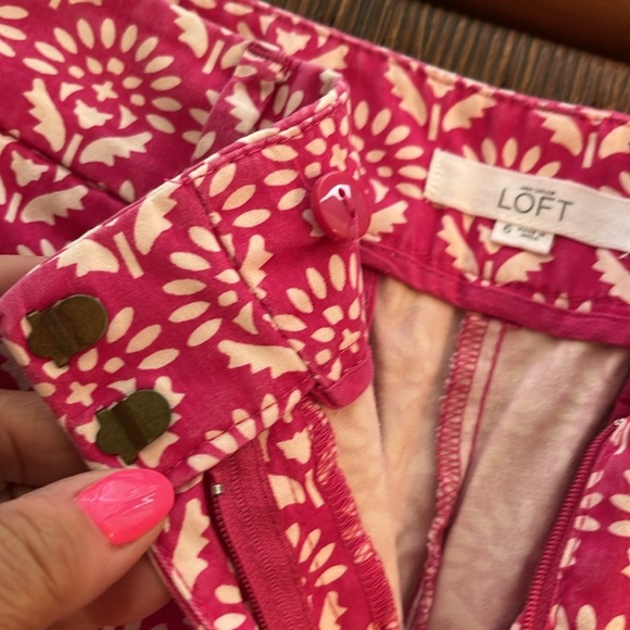 Loft Pink and white shorts - Picture 3 of 5